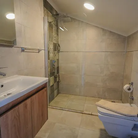 Pelit - 4 Yatak Odali Saunali Havuzlu *