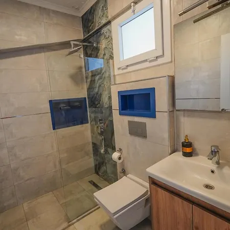 Pelit - 4 Yatak Odali Saunali Havuzlu 别墅