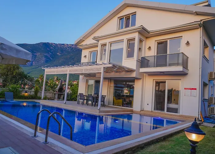 Pelit - 4 Yatak Odali Saunali Havuzlu