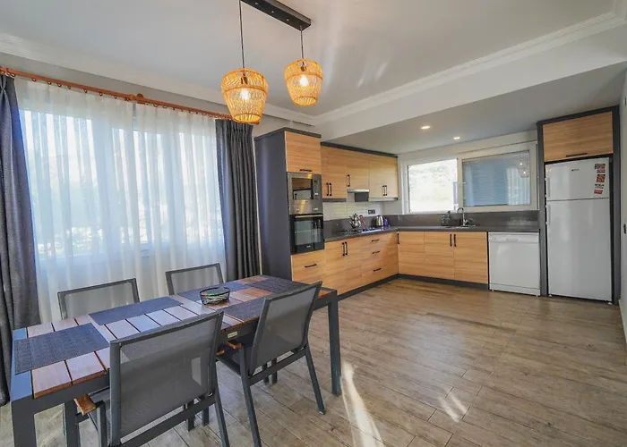 Pelit - 4 Yatak Odali Saunali Havuzlu