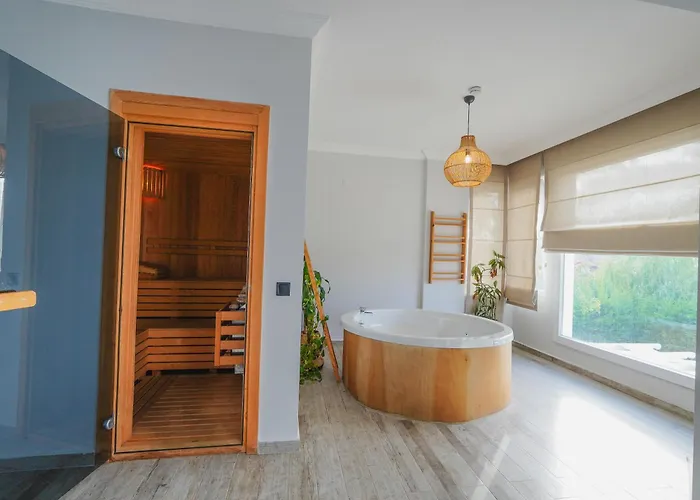 Villa Pelit - 4 Yatak Odali Saunali Havuzlu *