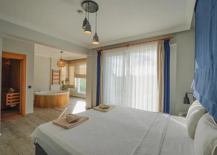 Villa Pelit - 4 Yatak Odali Saunali Havuzlu