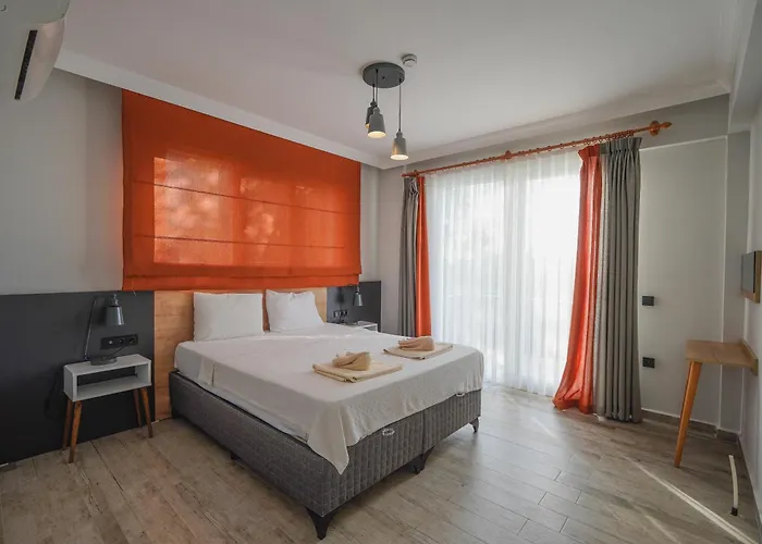 Pelit - 4 Yatak Odali Saunali Havuzlu Villa *