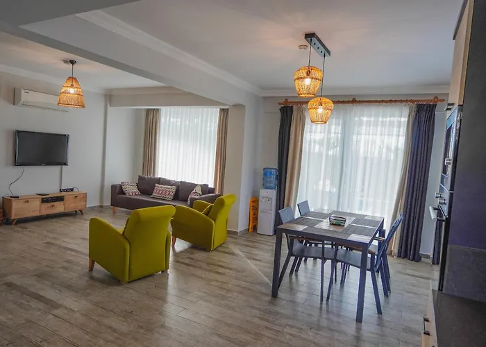 Villa Pelit - 4 Yatak Odali Saunali Havuzlu