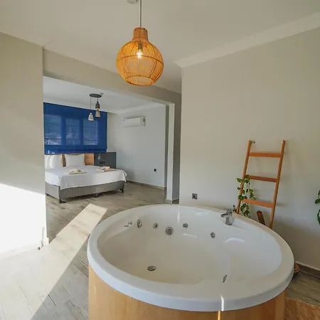 Pelit - 4 Yatak Odali Saunali Havuzlu Fethiye