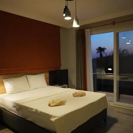 Pelit - 4 Yatak Odali Saunali Havuzlu Villa Fethiye